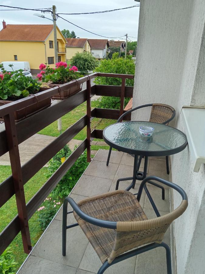 Apartman Kod Dide I Bake Vukovar Exterior photo